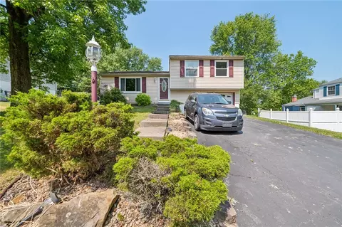 218 Old Farm Rd, Cranberry Township, PA 16066