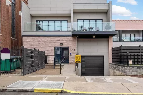 154 S 15th St #214, Pittsburgh, PA 15203