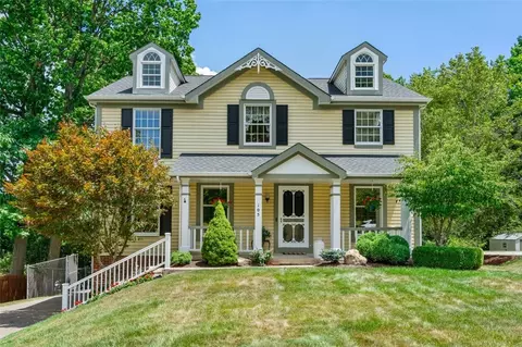 105 Amberwood Ct, Bethel Park, PA 15102