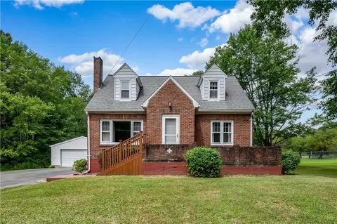 177 Irishtown Rd, Grove City, PA 16127
