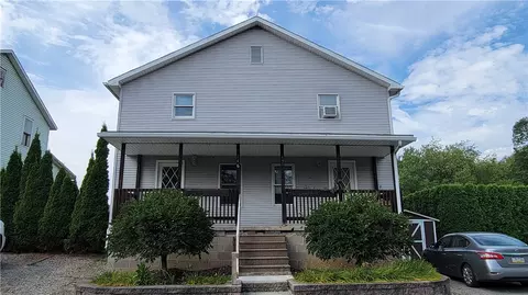 146 Vulcan St, Friedens, PA 15541