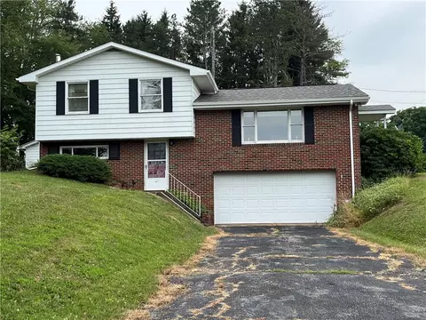 343 W Henry St, Harrisville, PA 16038