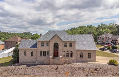 100 Pebble Ct, Mckees Rocks, PA 15136