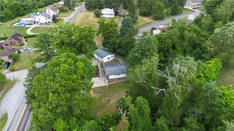 218 Sandy Hill Rd, Irwin, PA 15642 photo 3