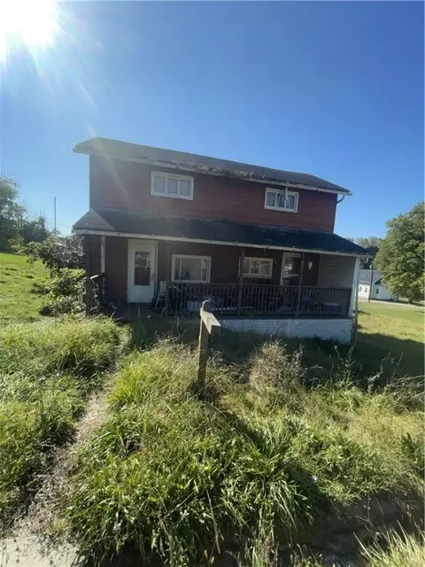 1065 Highland St, Leisenring, PA 15455