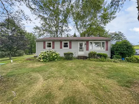 726 W Liberty Rd, Slippery Rock, PA 16057