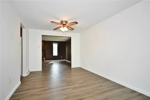 236 Pine Dr, Coraopolis, PA 15108 photo 14