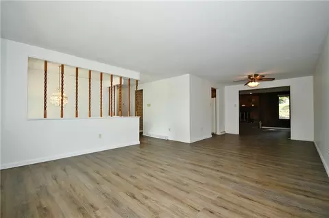 236 Pine Dr, Coraopolis, PA 15108 photo 6