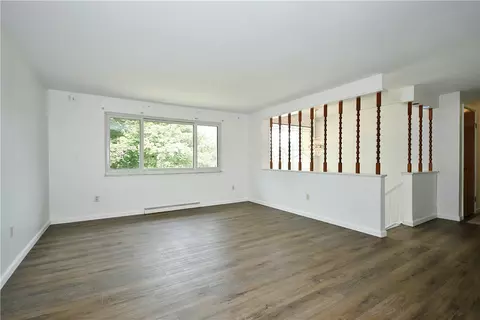 236 Pine Dr, Coraopolis, PA 15108 photo 5