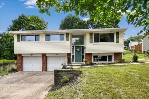 236 Pine Dr, Coraopolis, PA 15108 photo 2
