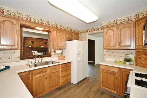 236 Pine Dr, Coraopolis, PA 15108 photo 11