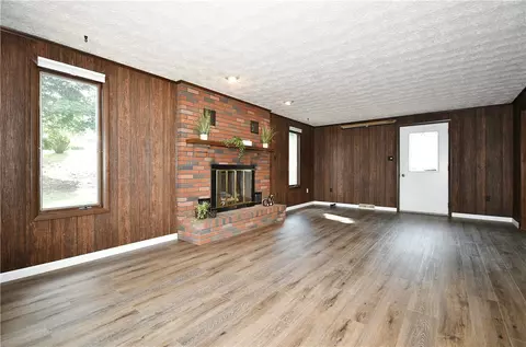 236 Pine Dr, Coraopolis, PA 15108 photo 18