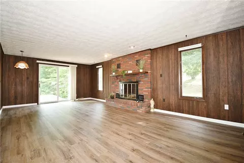 236 Pine Dr, Coraopolis, PA 15108 photo 17