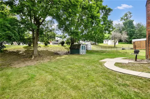 236 Pine Dr, Coraopolis, PA 15108 photo 40