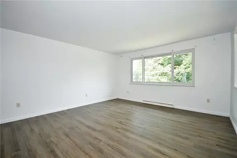236 Pine Dr, Coraopolis, PA 15108 photo 8