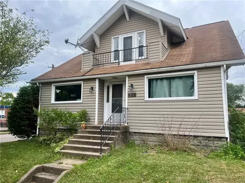 422 39th St, Beaver Falls, PA 15010
