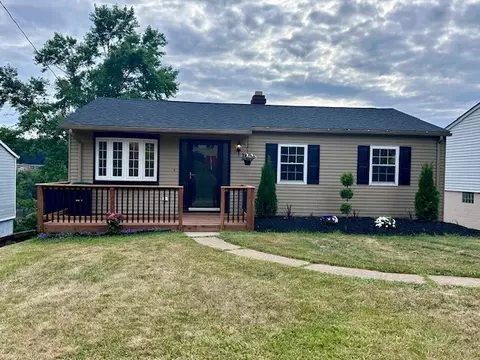 6324 Crestview Dr, South Park, PA 15129