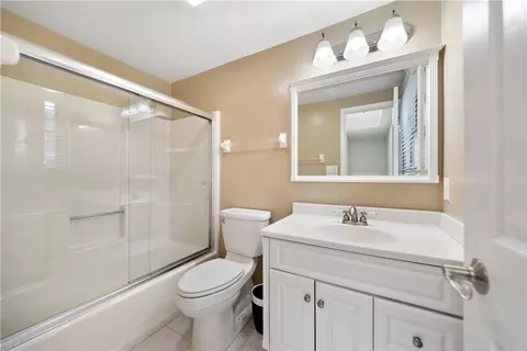 Bath - 36 Janette Cir, Irwin, PA 15642 photo 2 of 3