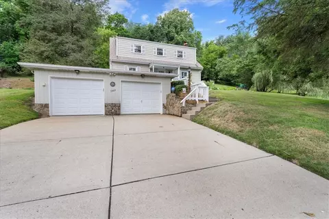 5889 Logan Ln, Natrona Heights, PA 15065