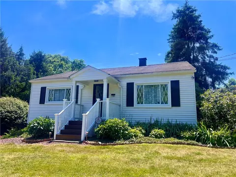 958 Pamela Dr, New Kensington, PA 15068
