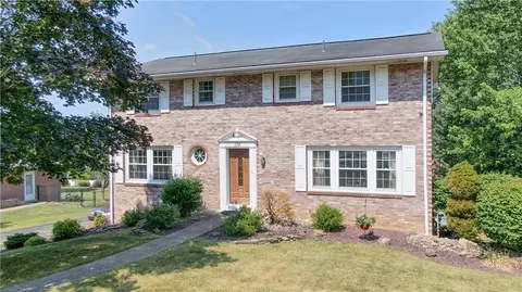 119 Florence Dr, New Stanton, PA 15672