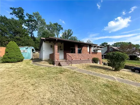 5911 Mcpherson Ave, Bethel Park, PA 15102
