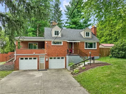 306 W Mcmurray Rd, Canonsburg, PA 15317