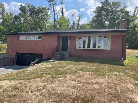 349 Forestwood Dr, Gibsonia, PA 15044