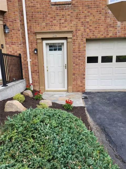 28 Hennig, Pittsburgh, PA 15236