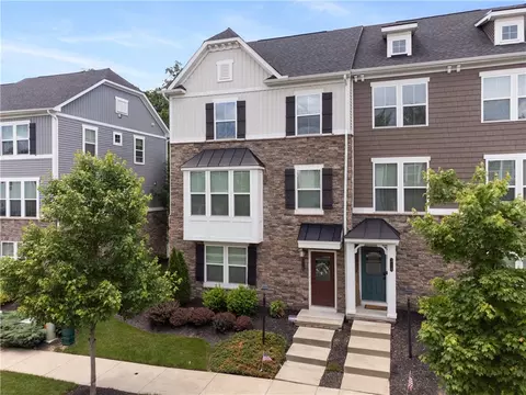 316 Cross Creek Dr, Cranberry Township, PA 16066