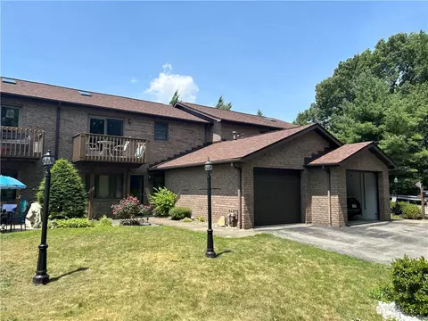 106 Sunrise Vlg, Butler, PA 16001