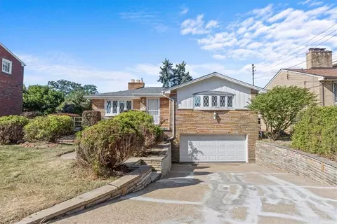 11 W Willock Rd, Pittsburgh, PA 15227
