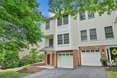 145 Meadowview Dr, Canonsburg, PA 15317