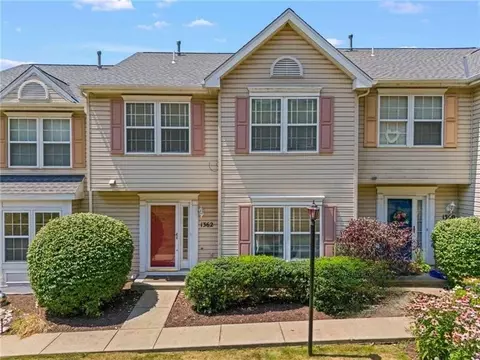 1362 Meadowbrook Dr, Canonsburg, PA 15317