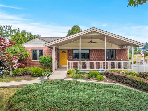 114 Bon Aire Dr, Butler, PA 16001