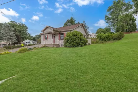 1601 Ross Hill Rd, Beaver Falls, PA 15010