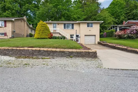 218 Woodlawn Dr, Trafford, PA 15085