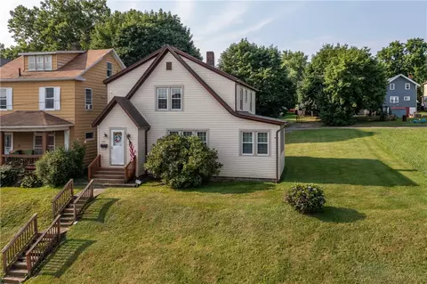 1221 Roemer Blvd, Farrell, PA 16121