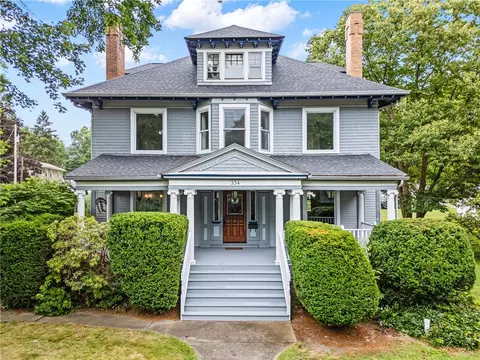 334 W Market St, Mercer, PA 16137