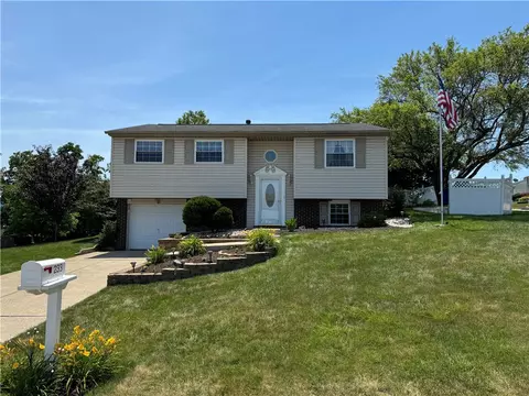 233 Mifflin Hills Dr, West Mifflin, PA 15122