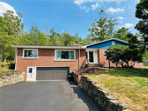 108 Charlotte Dr, Ligonier, PA 15658