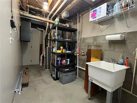 110 Lockheed Dr, Coraopolis, PA 15108 photo 37