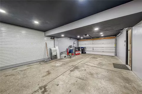 110 Lockheed Dr, Coraopolis, PA 15108 photo 27