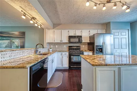 110 Lockheed Dr, Coraopolis, PA 15108 photo 3