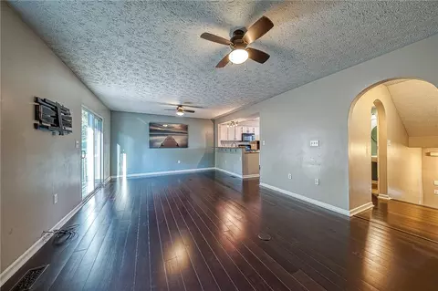 110 Lockheed Dr, Coraopolis, PA 15108 photo 10