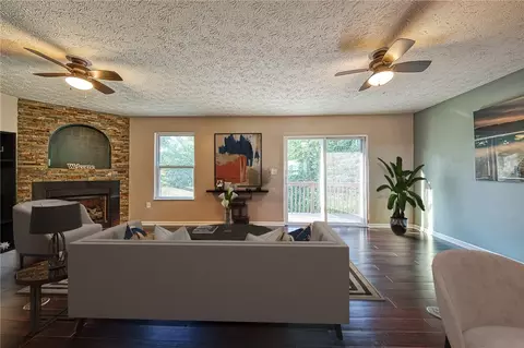 110 Lockheed Dr, Coraopolis, PA 15108 photo 9