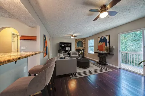 110 Lockheed Dr, Coraopolis, PA 15108 photo 8