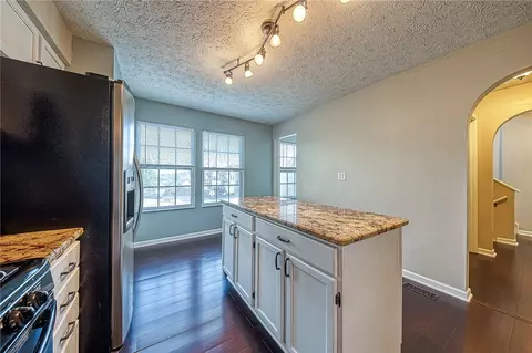 110 Lockheed Dr, Coraopolis, PA 15108 photo 6
