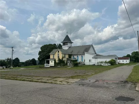 Exterior - 900-909 Lee Ave, Farrell, PA 16121 photo 1 of 4