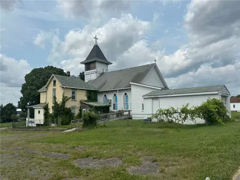 900-909 Lee Ave, Farrell, PA 16121